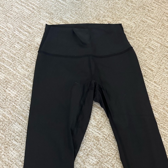 black shiny lululemon wonder train leggings - Picture 1 of 3
